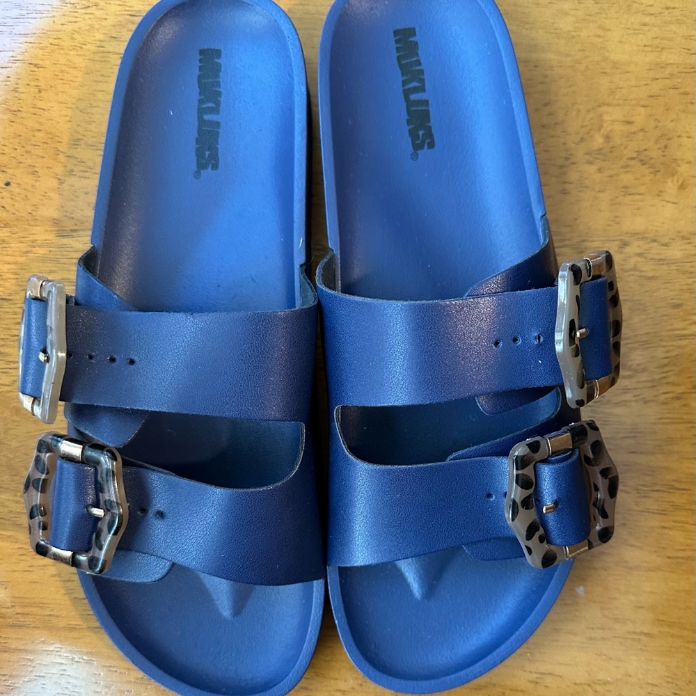 Muk Luks Blue Ribbed Sole Sandals